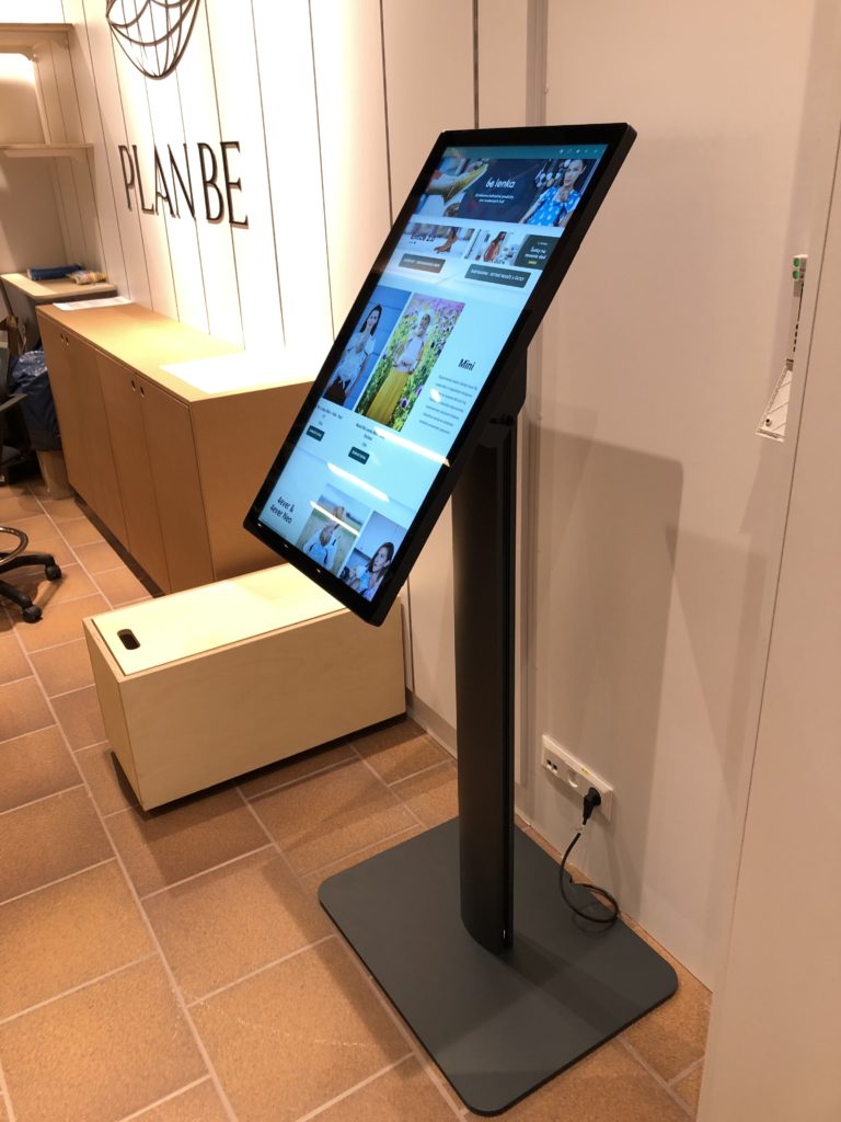 32" kiosk touch stand black